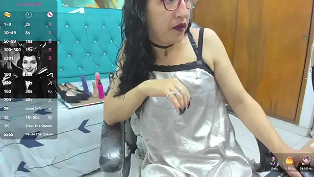 sabrina dupont online show from October 25, 12:50 pm