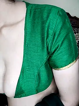 Snapshot of Fair-magic-woman chatting on September 12, 7:02 pm Fair-magic-woman online show from September 12, 7:02 pm