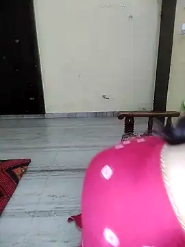 Snapshot of Fair-magic-woman chatting on February 8, 11:30 am Fair-magic-woman online show from February 8, 11:30 am