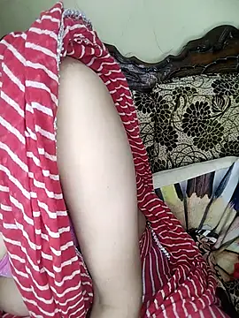 Snapshot of Fair-magic-woman chatting on October 3, 9:16 pm Fair-magic-woman online show from October 3, 9:16 pm