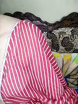 Snapshot of Fair-magic-woman chatting on October 5, 5:47 pm Fair-magic-woman online show from October 5, 5:47 pm