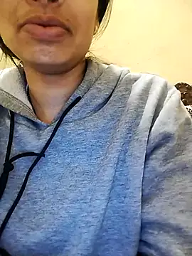 Snapshot of Fair-magic-woman chatting on February 14, 4:18 pm Fair-magic-woman online show from February 14, 4:18 pm