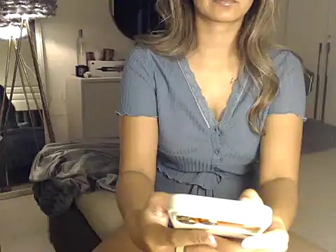 Snapshot of trippy_tina chatting on June 9, 8:48 am trippy tina online show from June 9, 8:48 am