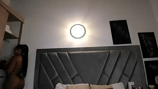 brenda nova18 online show from March 24, 9:26 pm