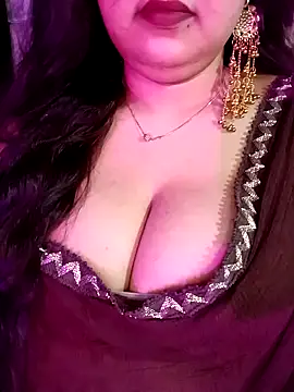 Suhanakhan00 online show from May 25, 7:12 pm