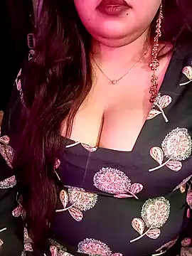 Suhanakhan00 online show from March 20, 8:10 pm