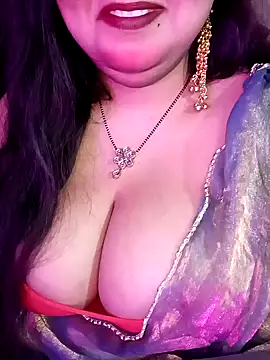 Suhanakhan00 online show from February 13, 7:58 pm