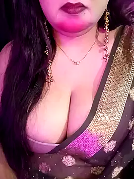 Suhanakhan00 online show from March 18, 7:48 pm