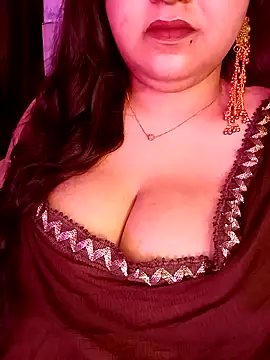 Suhanakhan00 online show from May 22, 10:24 am