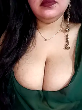 Suhanakhan00 online show from May 3, 10:09 am