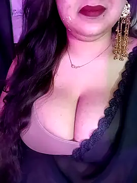 Suhanakhan00 online show from May 27, 12:34 pm