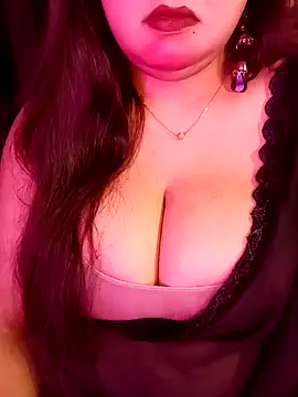 Suhanakhan00 online show from April 4, 10:11 am