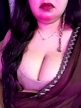 Suhanakhan00 online show from May 5, 9:23 am