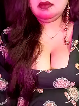 Suhanakhan00 online show from April 1, 6:37 am