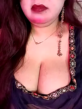 Suhanakhan00 online show from June 19, 8:09 am
