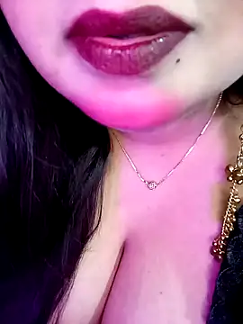 Suhanakhan00 online show from March 8, 5:33 am