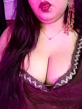 Suhanakhan00 online show from May 15, 11:19 am