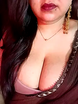 Suhanakhan00 online show from June 3, 6:12 pm