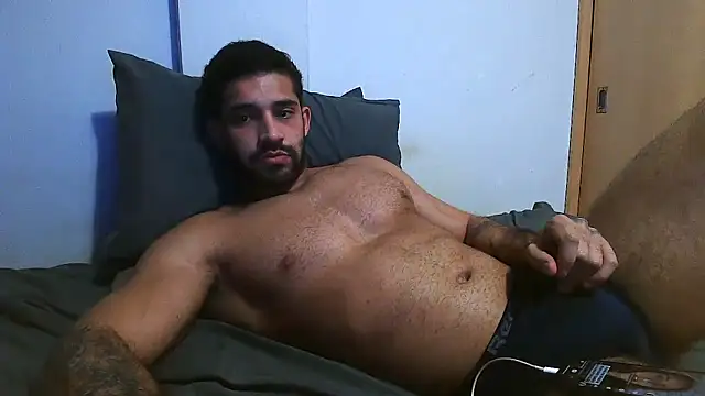 Snapshot of macho_fit chatting on May 18, 5:13 am macho fit online show from May 18, 5:13 am