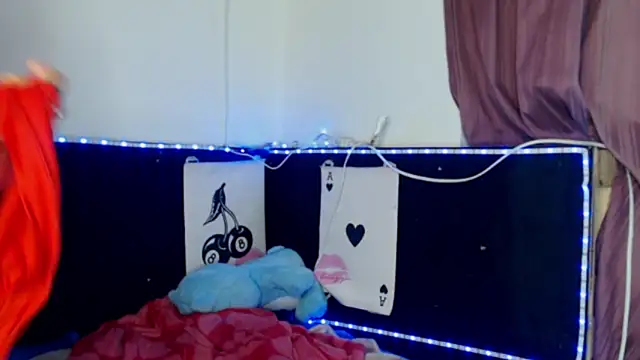 sarahtaylorr online show from May 29, 10:43 am