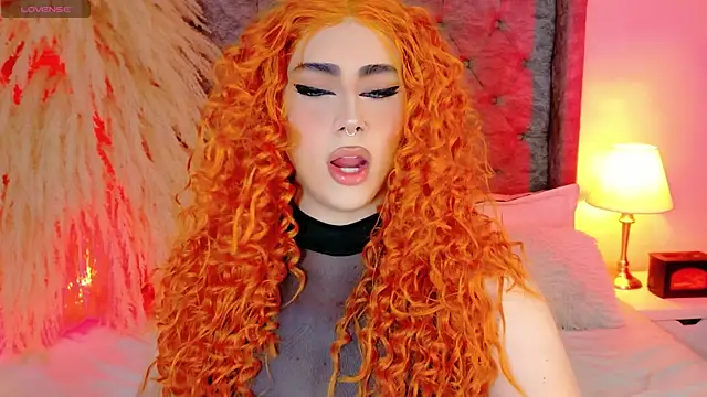 Snapshot of astridjonness chatting on December 2, 2:01 am astridjonness online show from December 2, 2:01 am