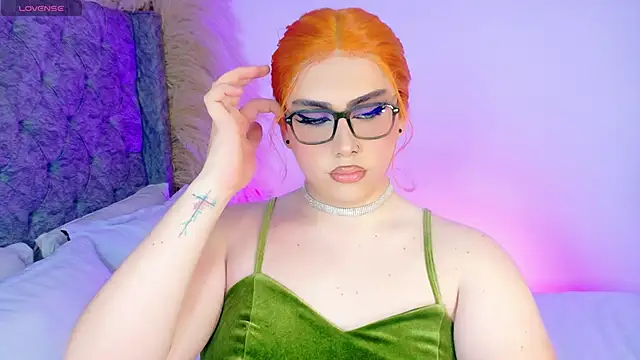 Snapshot of astridjonness chatting on February 11, 1:27 am astridjonness online show from February 11, 1:27 am