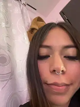 sarawiliamx online show from May 23, 3:49 am