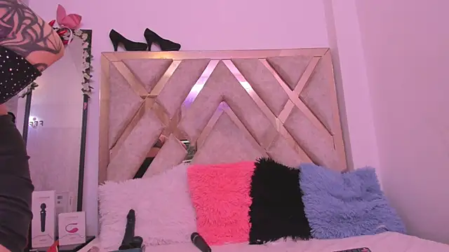 Snapshot of sarawiliamx chatting on November 22, 5:39 am sarawiliamx online show from November 22, 5:39 am