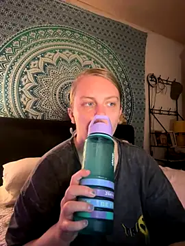 Snapshot of Vixen_Mistress_Ali chatting on October 7, 7:37 pm Vixen Mistress Ali online show from October 7, 7:37 pm