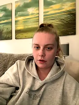 Snapshot of Vixen_Mistress_Ali chatting on November 19, 8:31 pm Vixen Mistress Ali online show from November 19, 8:31 pm