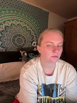 Snapshot of Vixen_Mistress_Ali chatting on December 18, 8:45 pm Vixen Mistress Ali online show from December 18, 8:45 pm