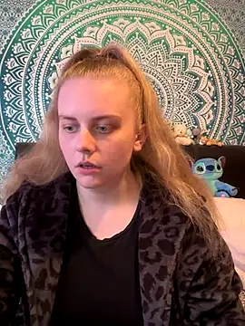 Snapshot of Vixen_Mistress_Ali chatting on December 4, 12:30 pm Vixen Mistress Ali online show from December 4, 12:30 pm