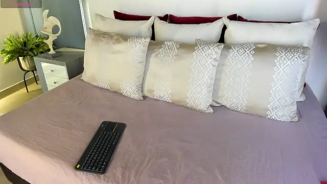 IvyEllis online show from March 17, 11:35 am