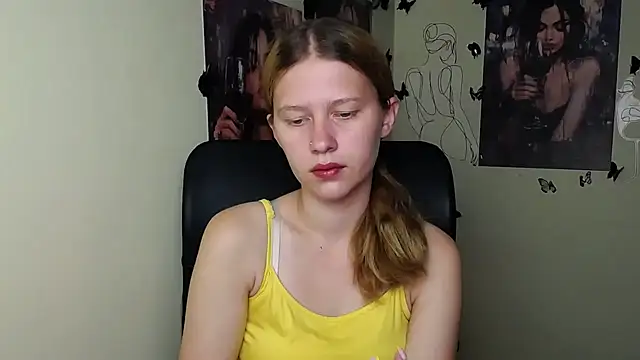 Snapshot of StellaCRL chatting on June 17, 6:24 am StellaCRL online show from June 17, 6:24 am