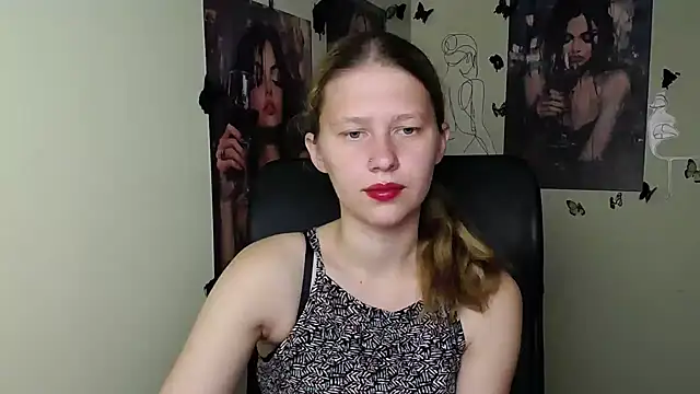 Snapshot of StellaCRL chatting on June 18, 6:34 am StellaCRL online show from June 18, 6:34 am