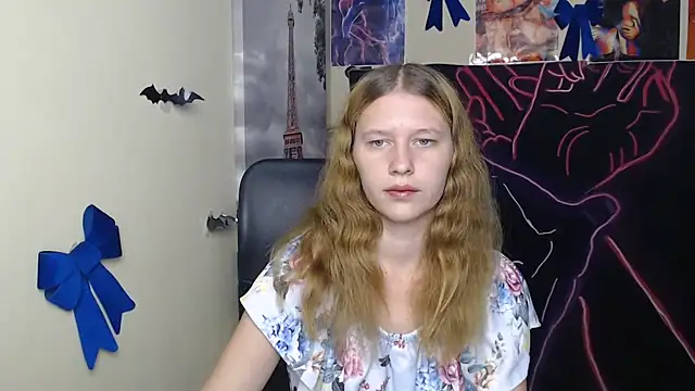Snapshot of StellaCRL chatting on June 24, 6:17 pm StellaCRL online show from June 24, 6:17 pm