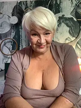 Laura Millf online show from September 12, 2:39 pm