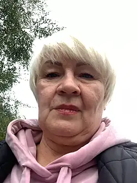 Laura Millf online show from October 4, 10:06 am