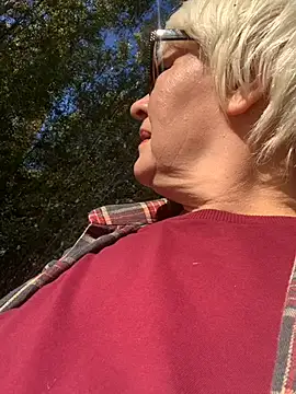 Laura Millf online show from October 7, 11:22 am