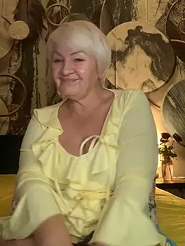 Laura Millf online show from November 21, 4:39 pm