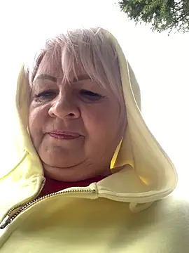 Laura Millf online show from April 22, 10:00 am