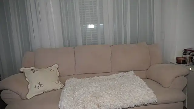 Liya Gold  online show from April 21, 8:15 pm