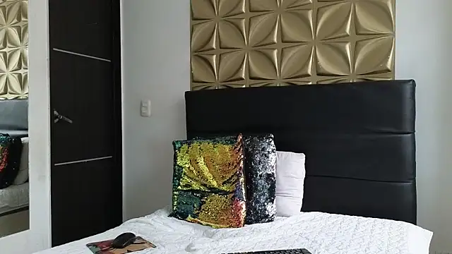 ANGEL  COOPER online show from March 19, 2:57 pm