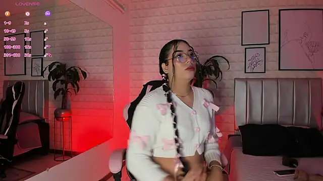 Lizzie-Evans online show from February 14, 12:05 pm