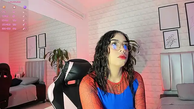 Lizzie-Evans online show from March 3, 12:01 pm