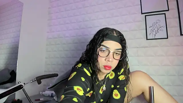 Snapshot of Lizzie-Evans chatting on May 20, 12:02 pm Lizzie-Evans online show from May 20, 12:02 pm