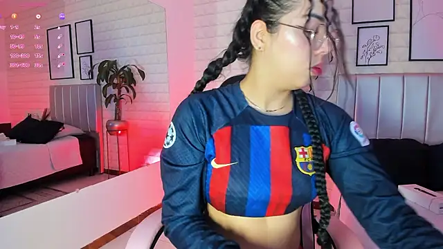 Lizzie-Evans online show from February 13, 12:05 pm