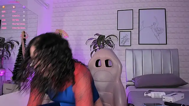 Lizzie-Evans online show from December 20, 12:08 pm