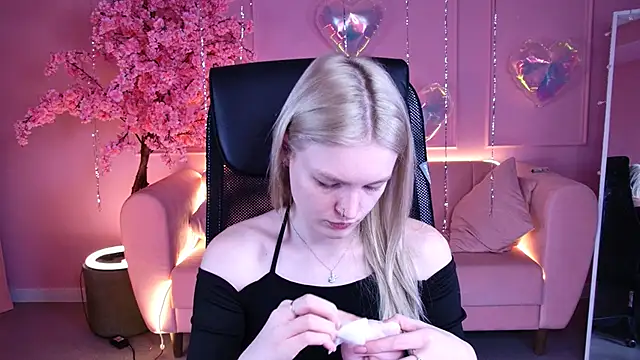 GraceGlamour online show from February 21, 5:09 am