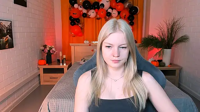 Snapshot of GraceGlamour chatting on October 21, 5:07 am GraceGlamour online show from October 21, 5:07 am